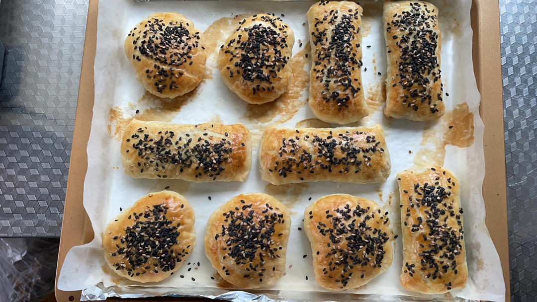 家乡名小吃黄桥烧饼，简单开酥不用手套膜，层次分明，酥软可口‼️