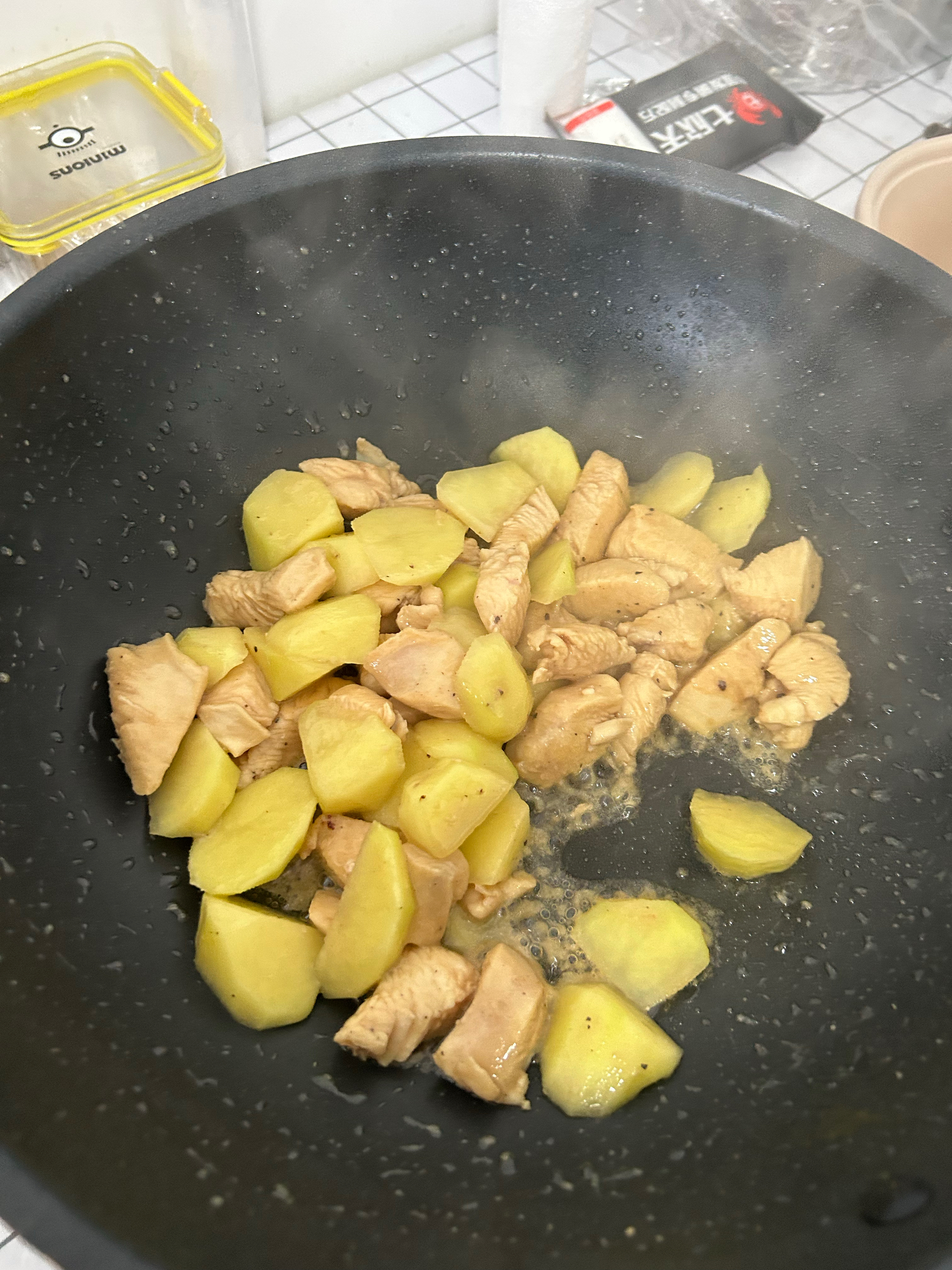 咖喱土豆鸡胸肉～的做法 步骤4