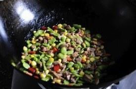 香辣蚕豆玉米牛肉粒的做法 步骤6