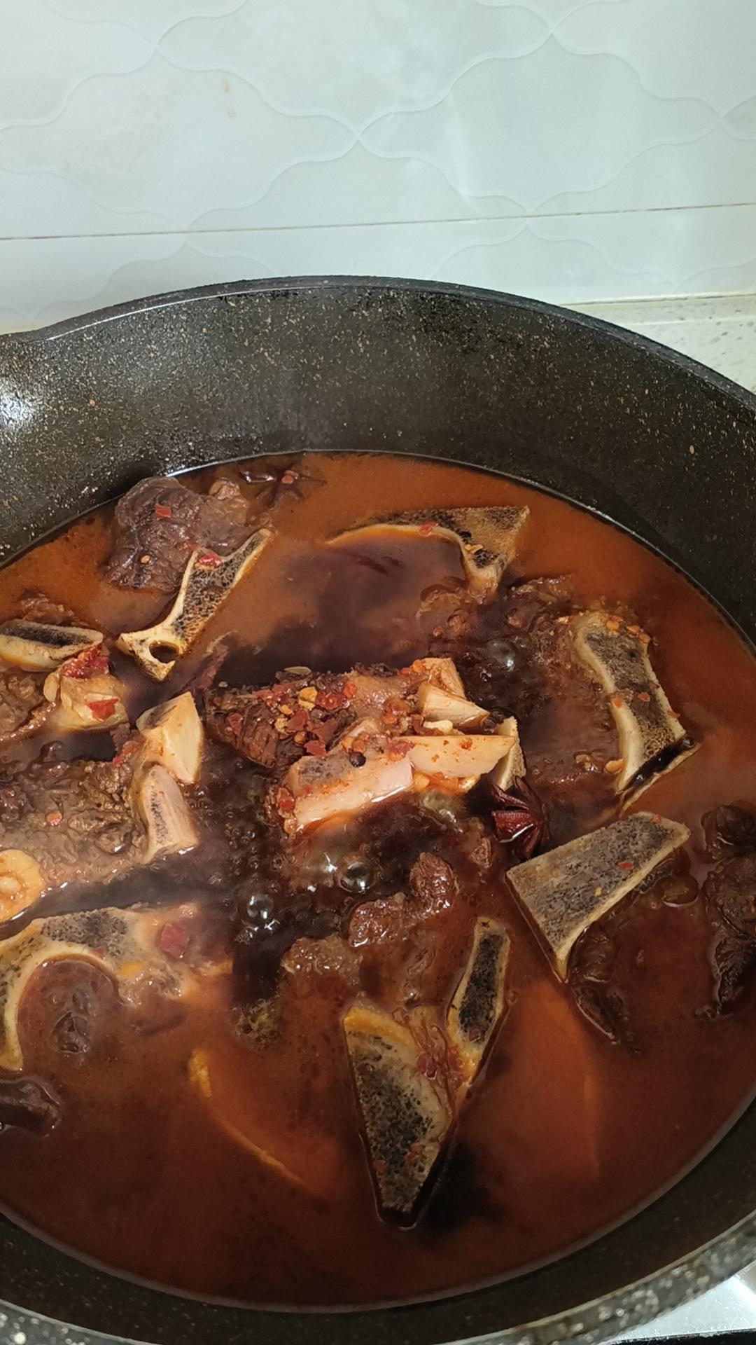 卤牛大骨（做法超级简单，一瓶卤汁就能完成✅还很好吃，爱吃肉的小伙伴一定要自己动手做啦～）