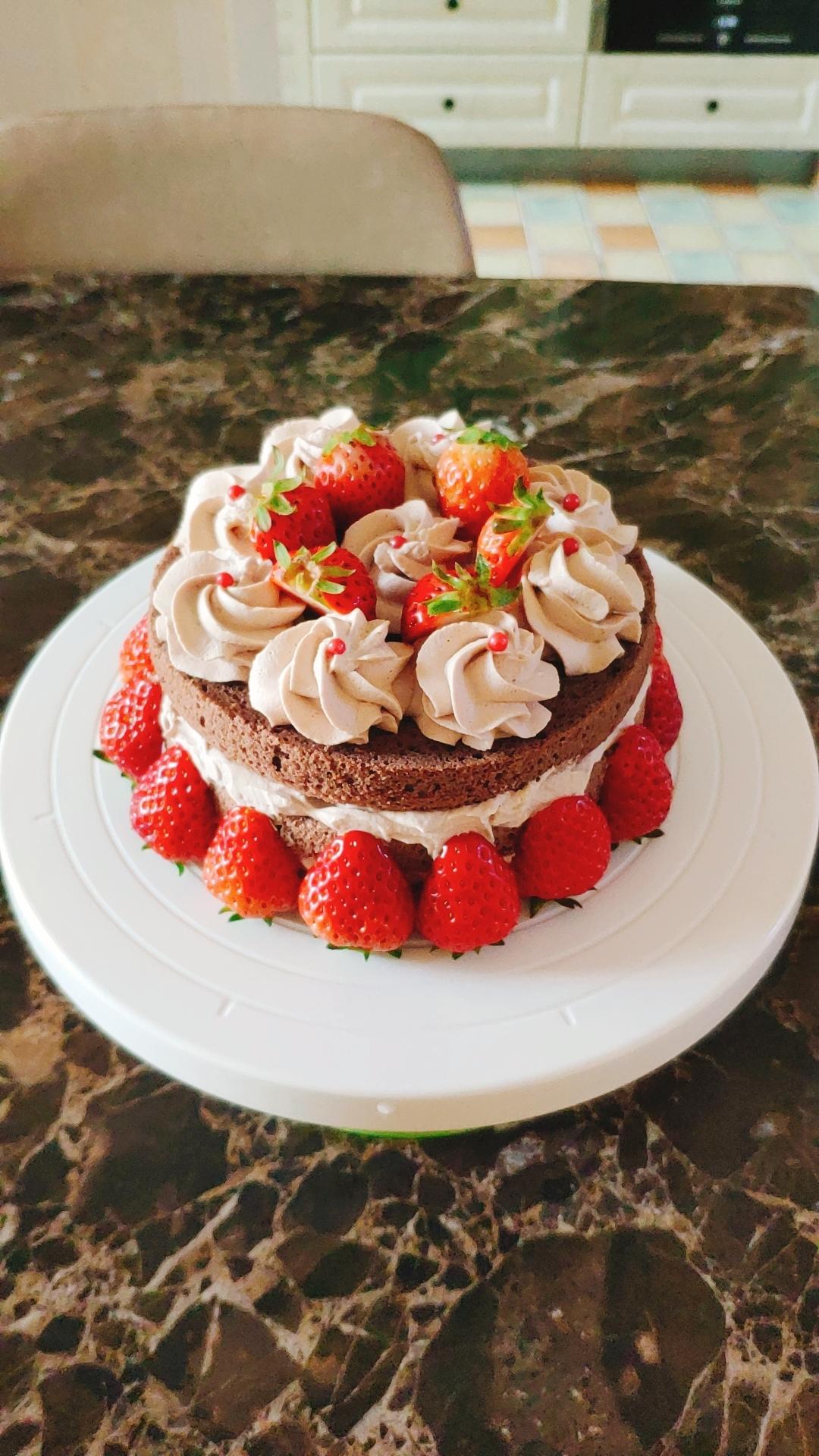 巧克力香缇奶油制作方法 浓醇巧克力奶油蛋糕 纸杯蛋糕