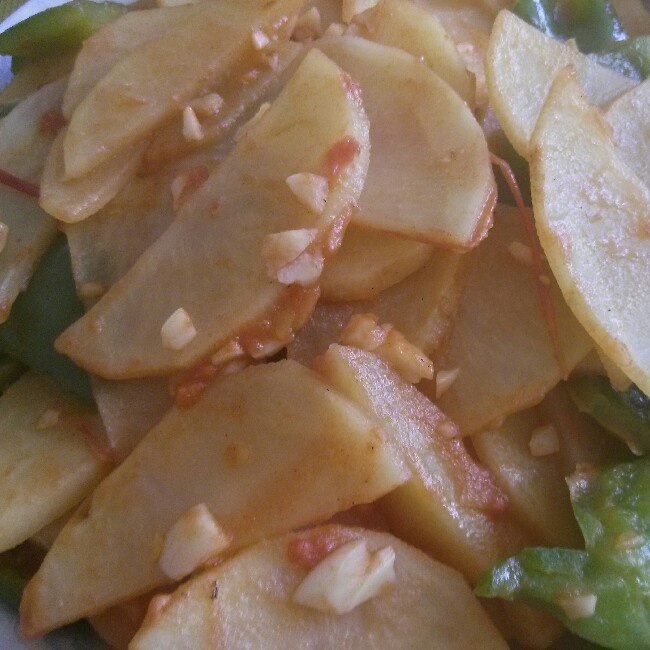 青椒番茄土豆片