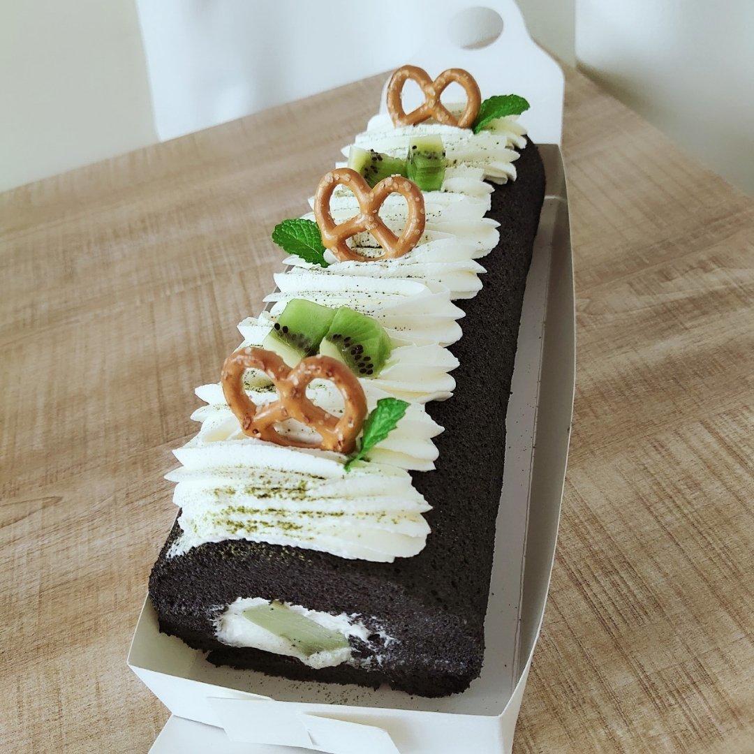 竹炭抹茶奶冻卷