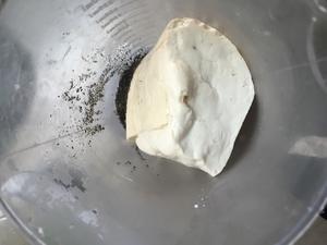 黑芝麻黄豆粉布丁的做法 步骤2