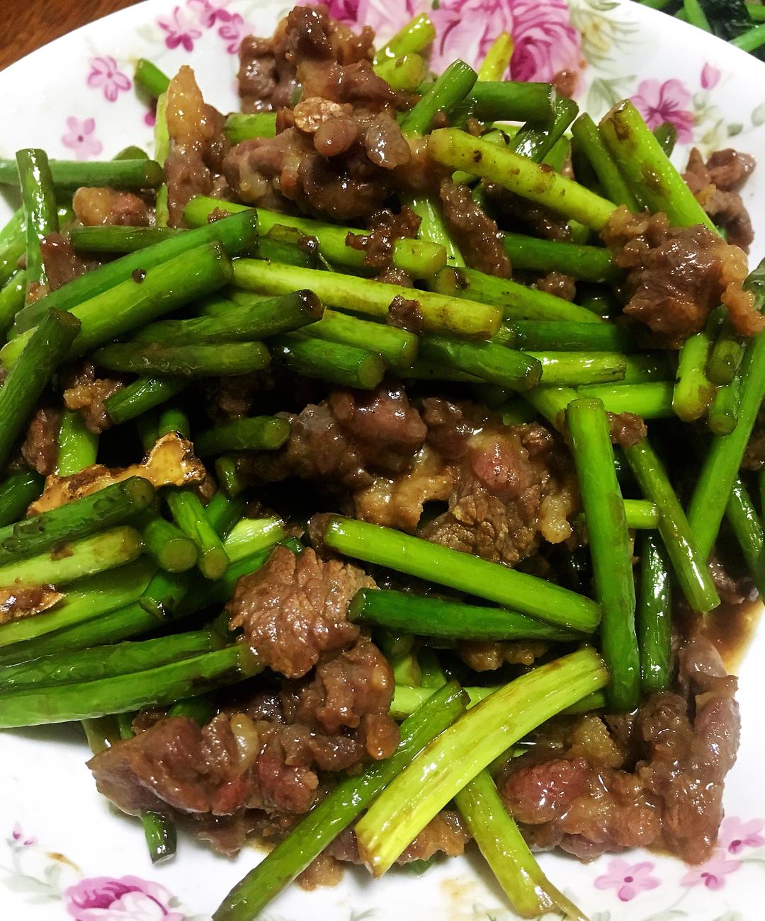 蒜苔炒牛肉的做法