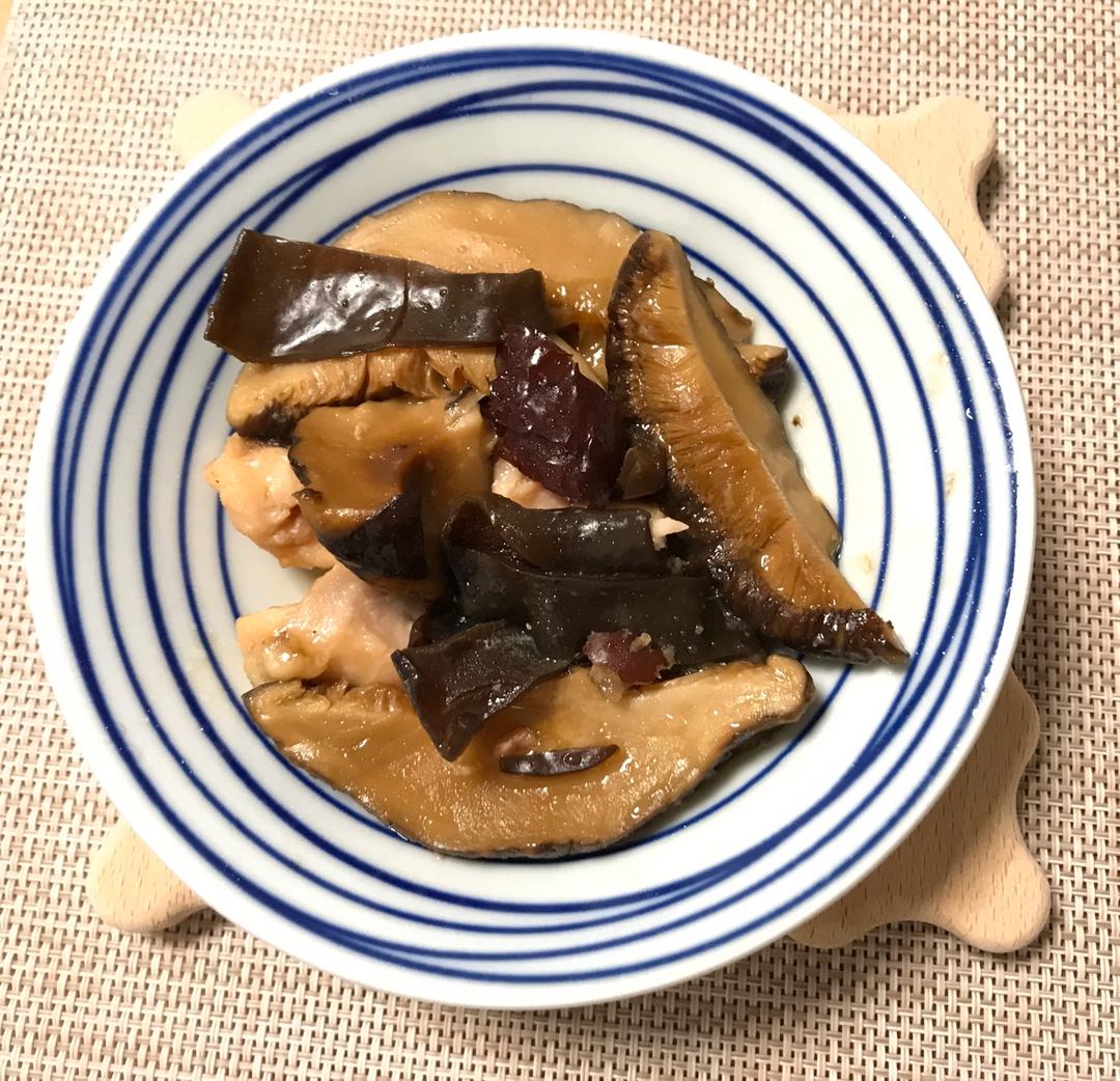 冬菇云耳蒸鸡
