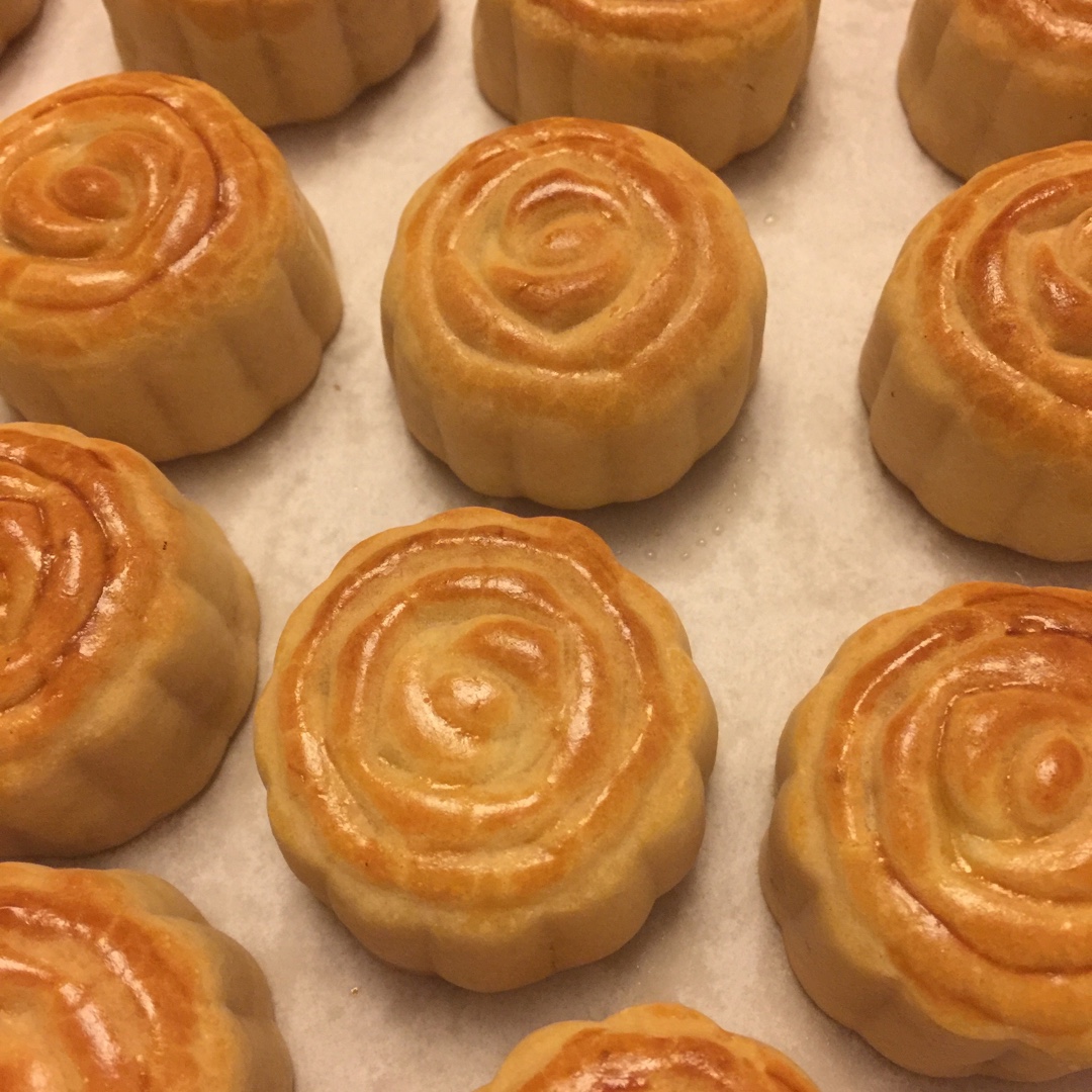 广式月饼—蛋黄莲蓉月饼