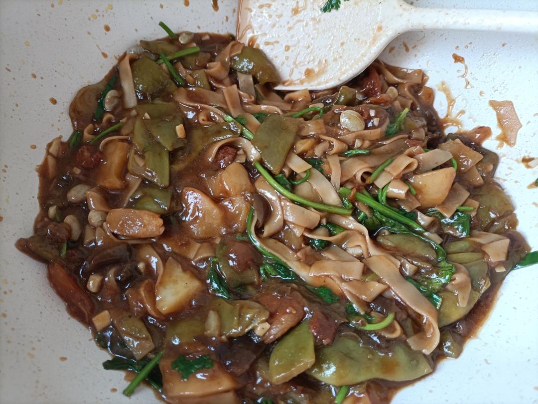 食欲大开的茄子豆角焖面