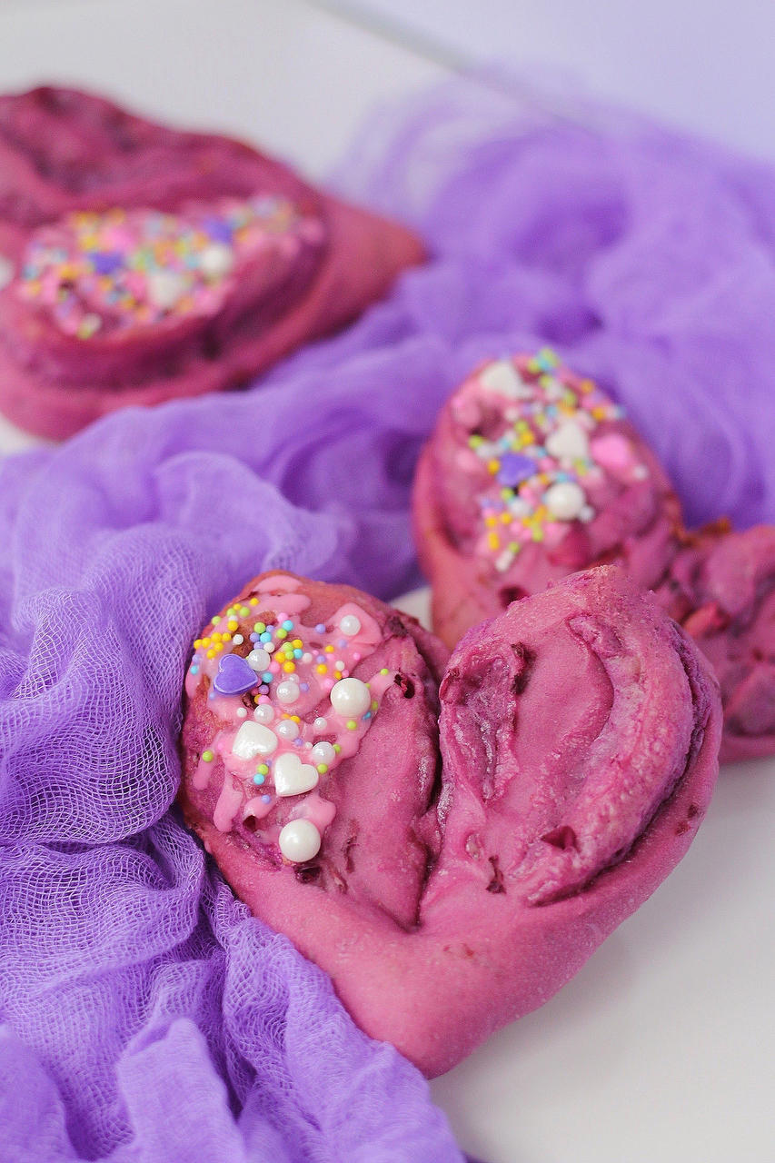 玫瑰紫薯爱心面包