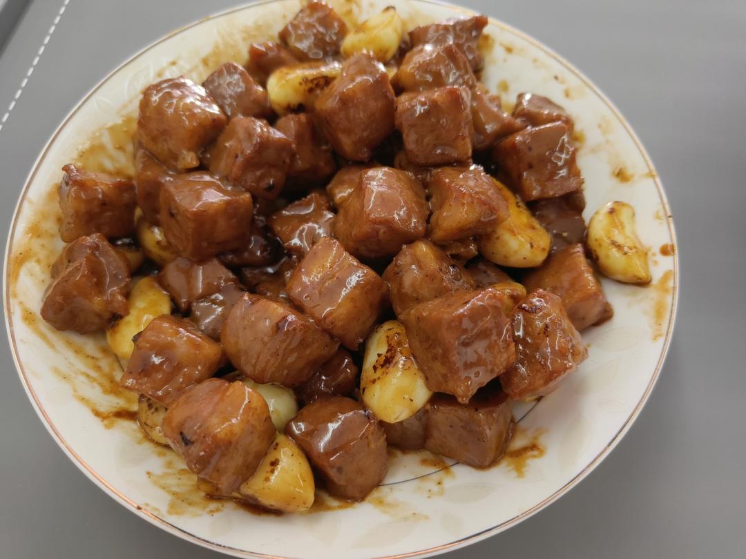 好吃到舔盘的蒜香黑椒牛肉粒