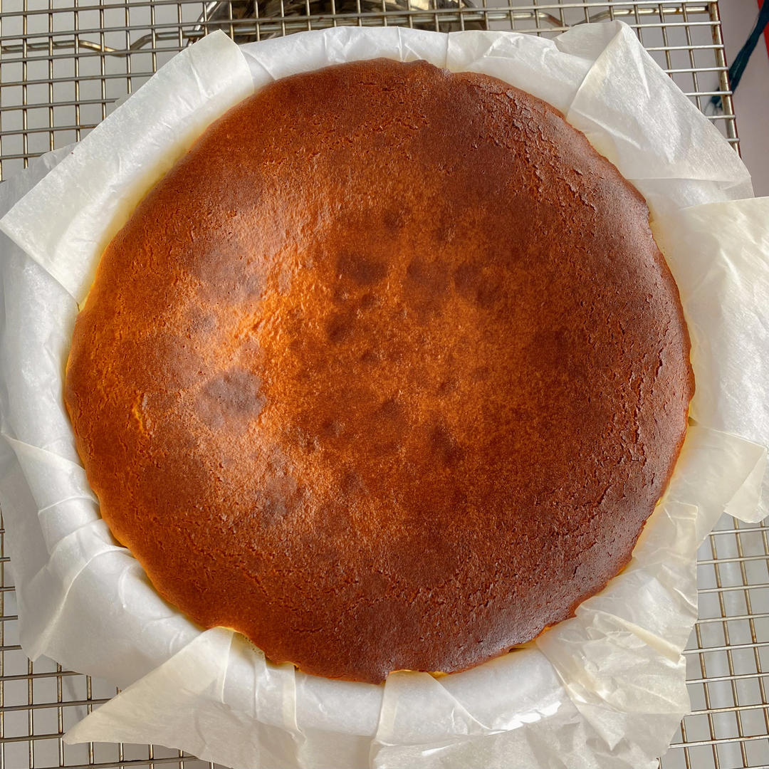 小山进公开食谱-使用大量牛奶，无淡奶油的巴斯克乳酪蛋糕