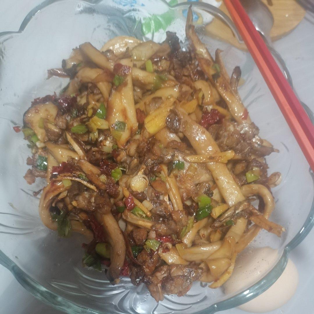 家庭版干锅牛蛙