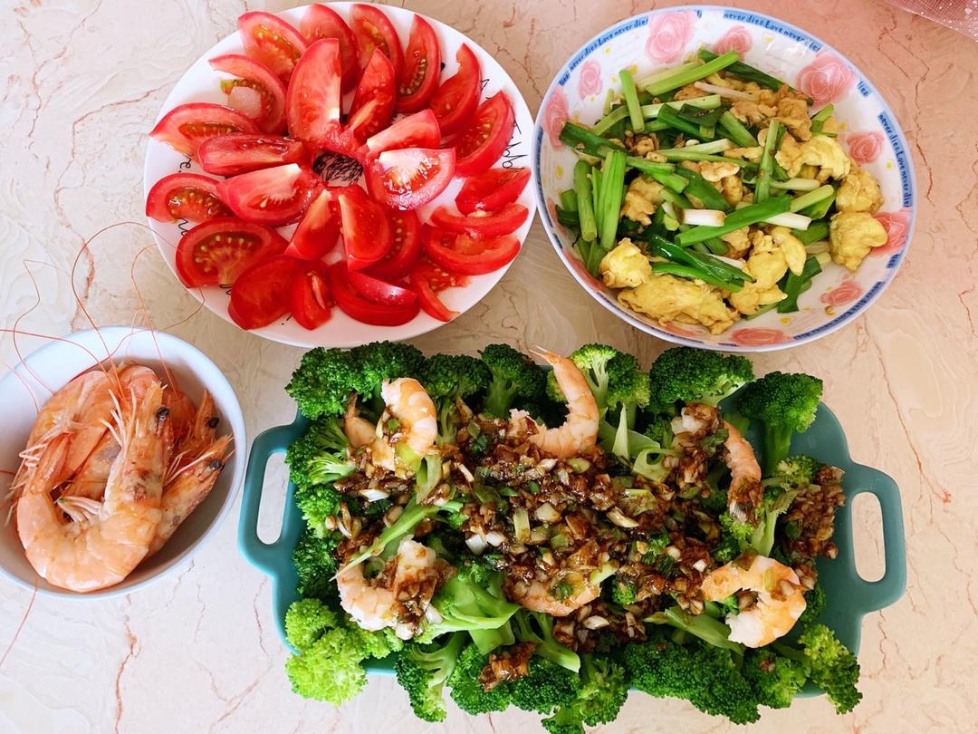 好吃到爆的耗油蒜蓉西兰花(从不修图，喜欢请关注)