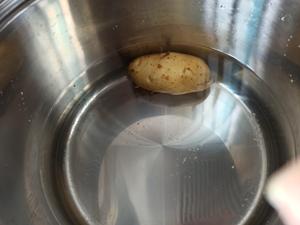 咖喱香肠土豆泥面包的做法 步骤1