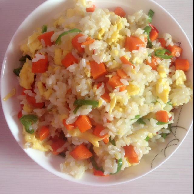 胡萝卜翻炒饭的做法