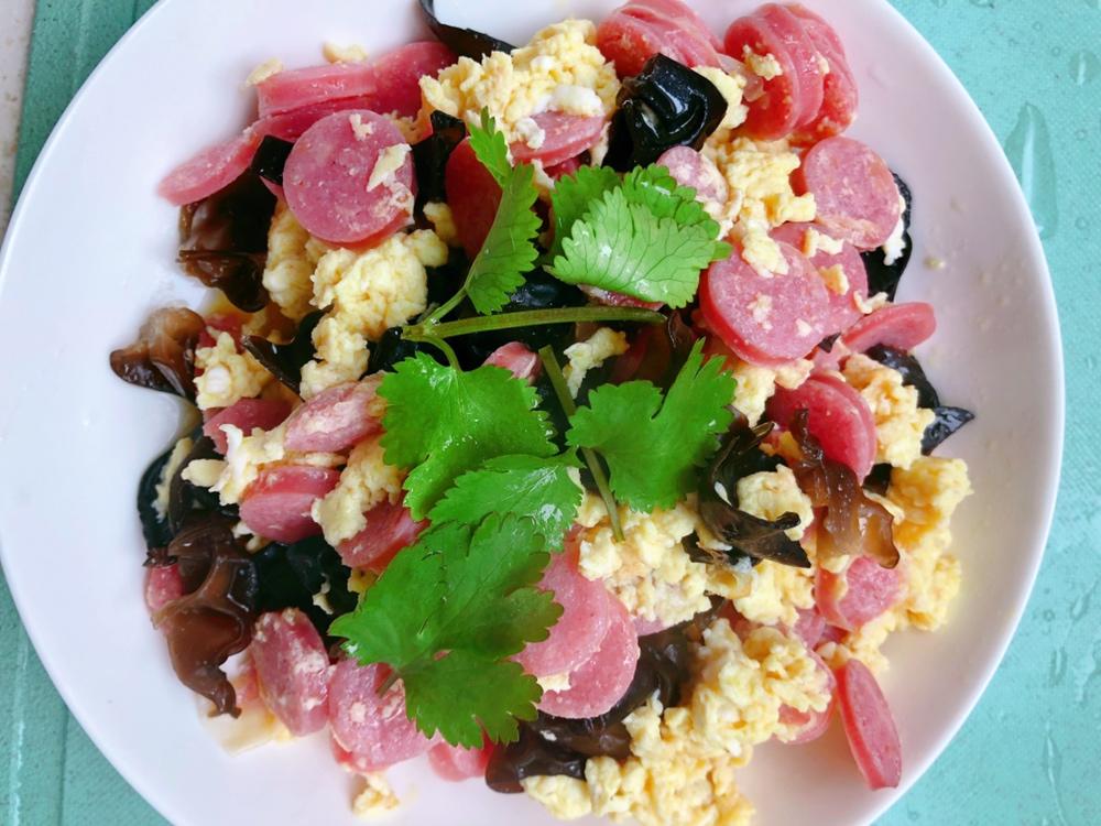 火腿（香腸）木耳炒雞蛋的做法 步驟4