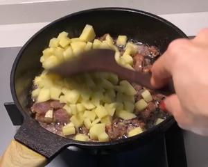 土豆腊肠焖饭的做法 步骤1