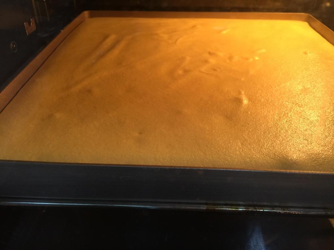 《Tinrry下午茶》教你做基础原味蛋糕卷