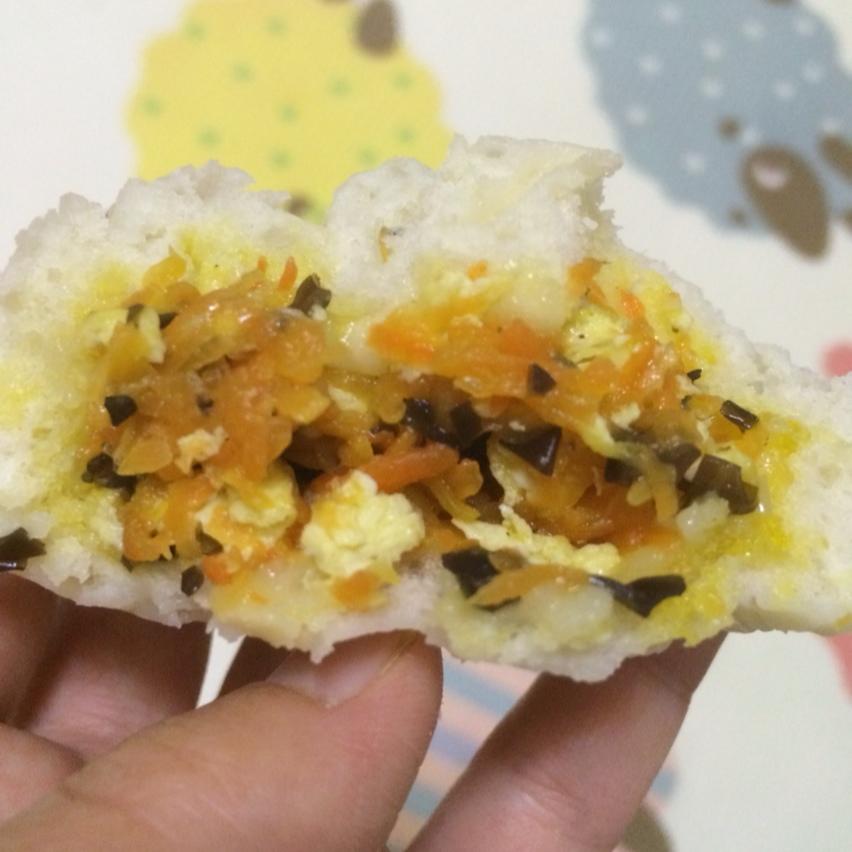 胡萝卜木耳鸡蛋素包子