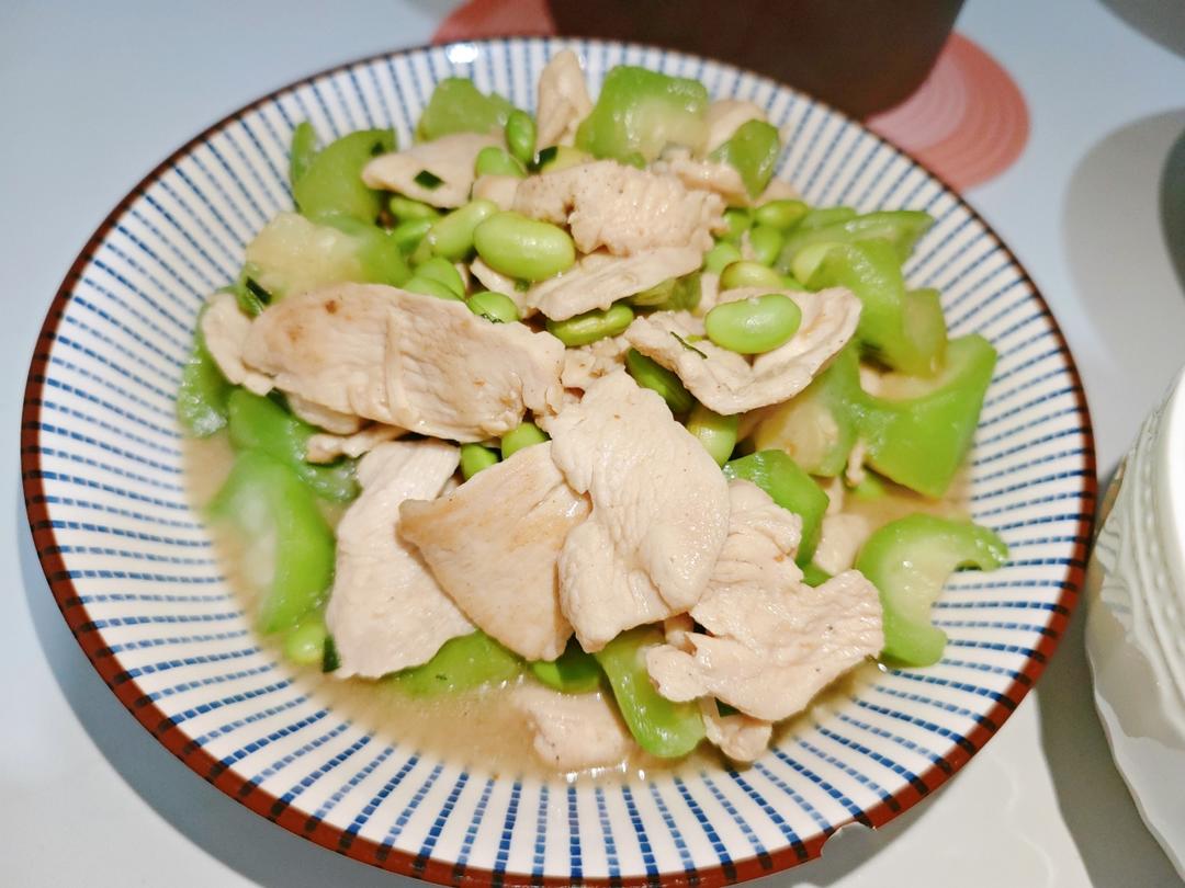 低热量！清爽家常菜｜丝瓜毛豆炒鸡胸肉