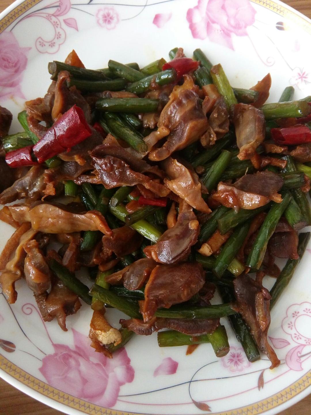 蒜薹鸡胗