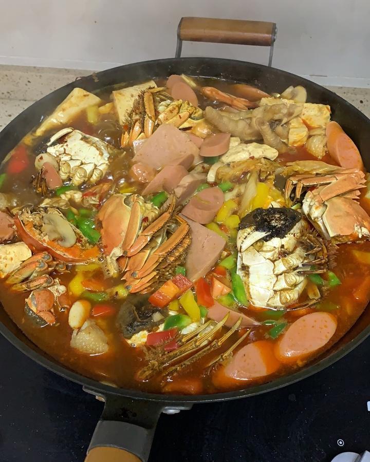 胖哥俩肉蟹煲