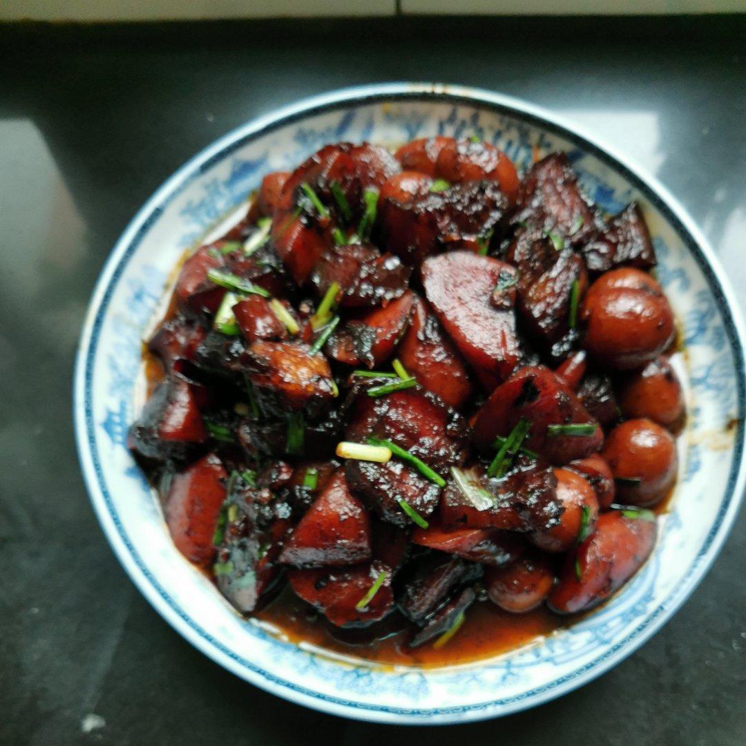 川菜版鹌鹑蛋红烧肉