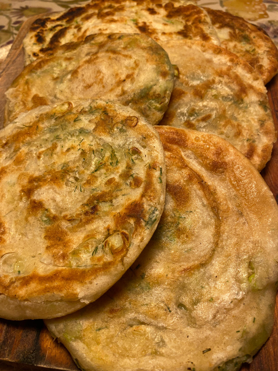 家常葱油饼 柔软多层 凉了也不硬 附细节视频详解