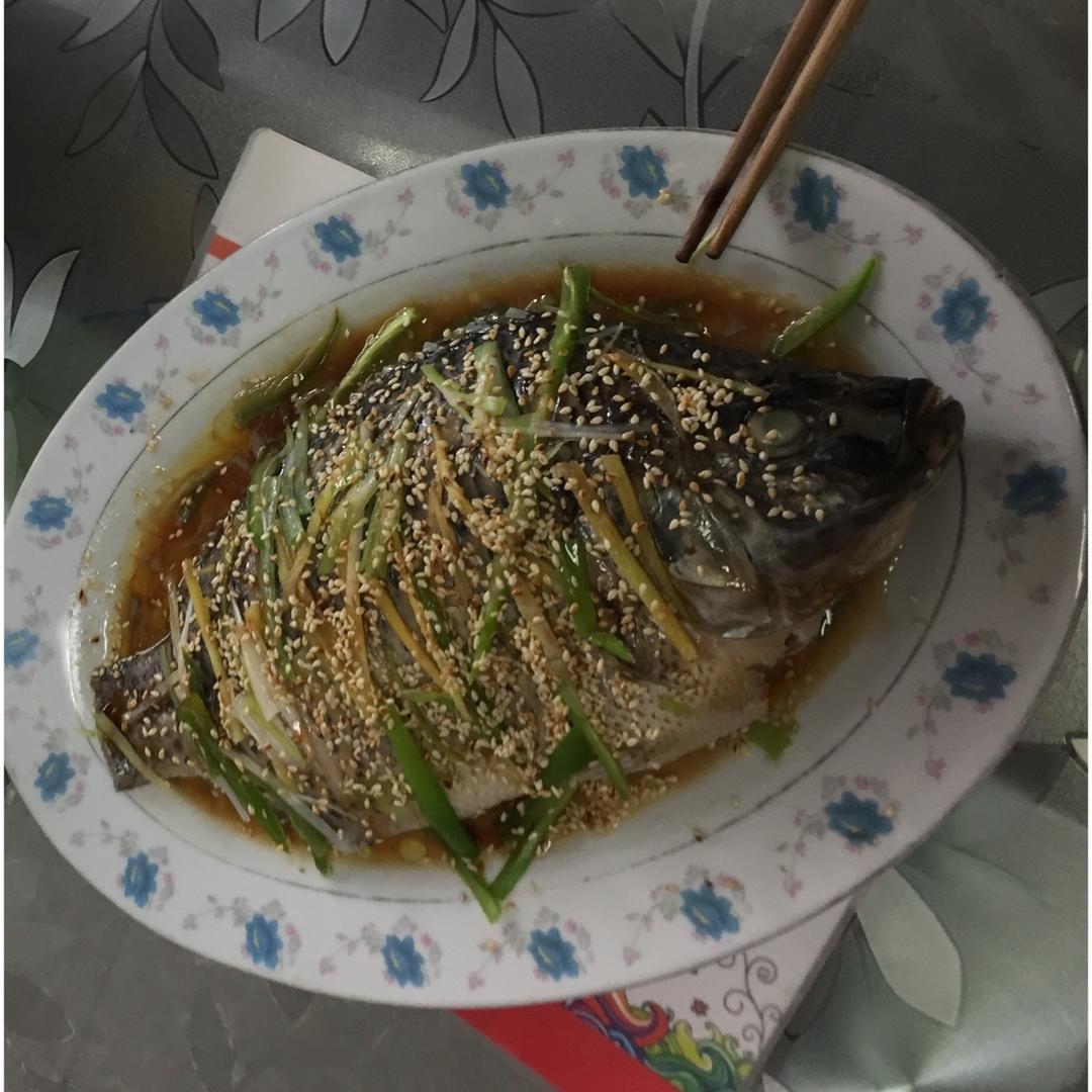 超快手微波炉蒸鱼