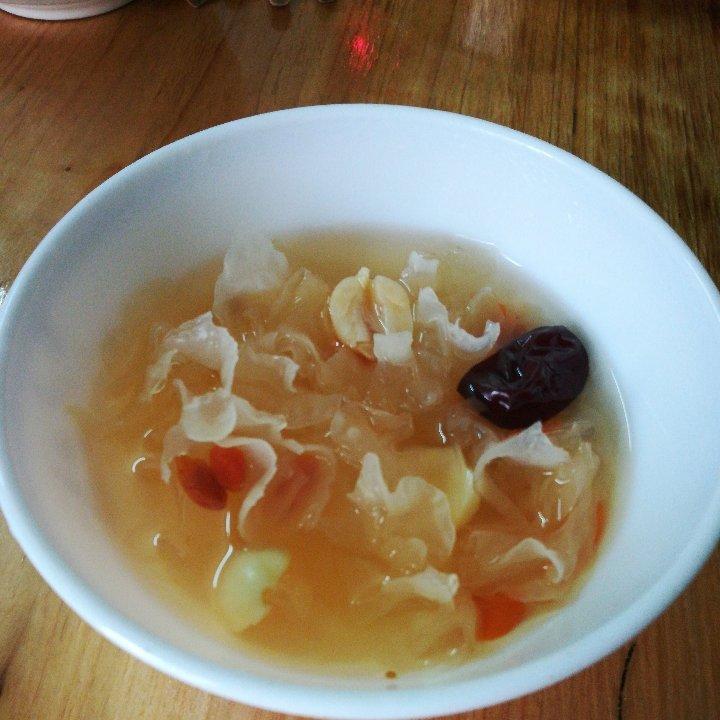 银耳百合莲子羹