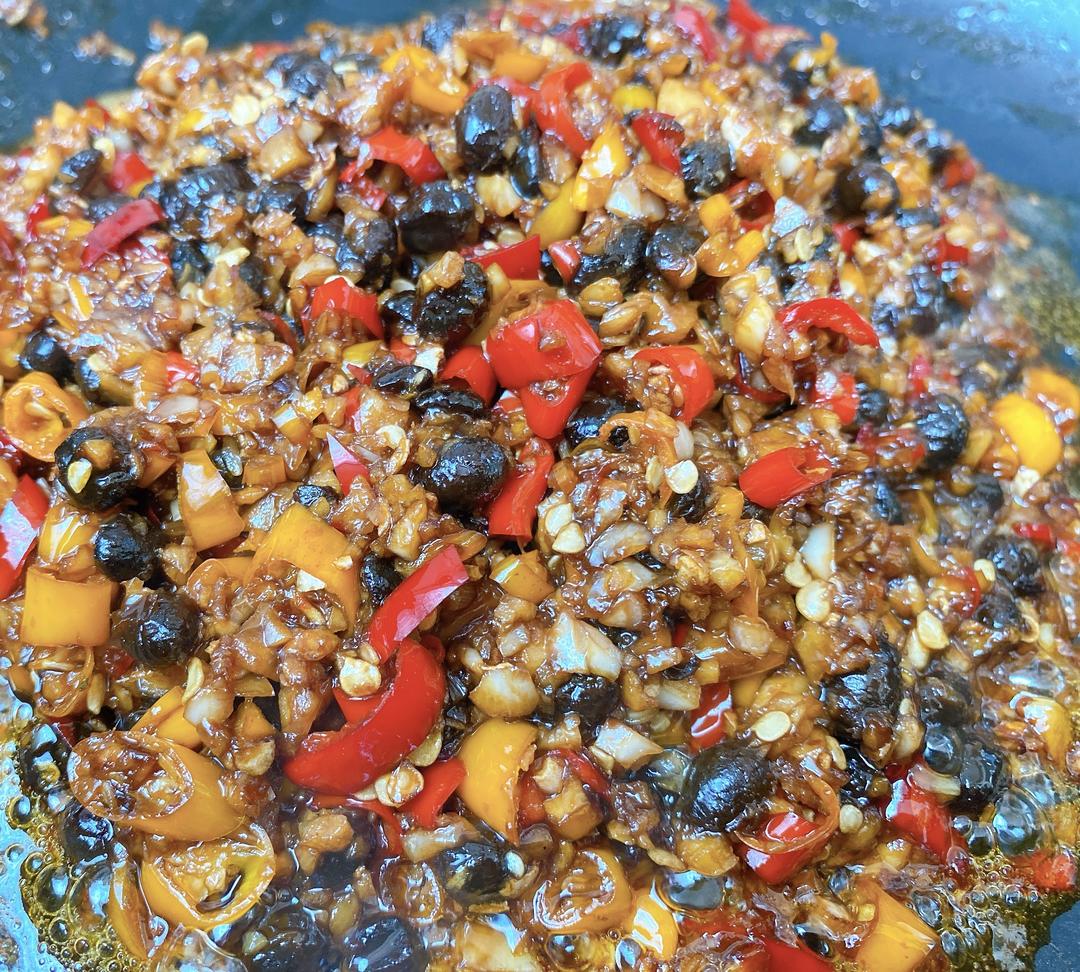 超级美味百搭豆豉辣椒酱-果果美厨的做法