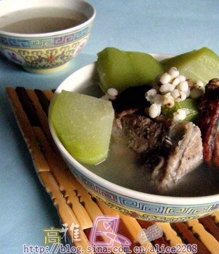佛手瓜薏仁排骨湯的做法