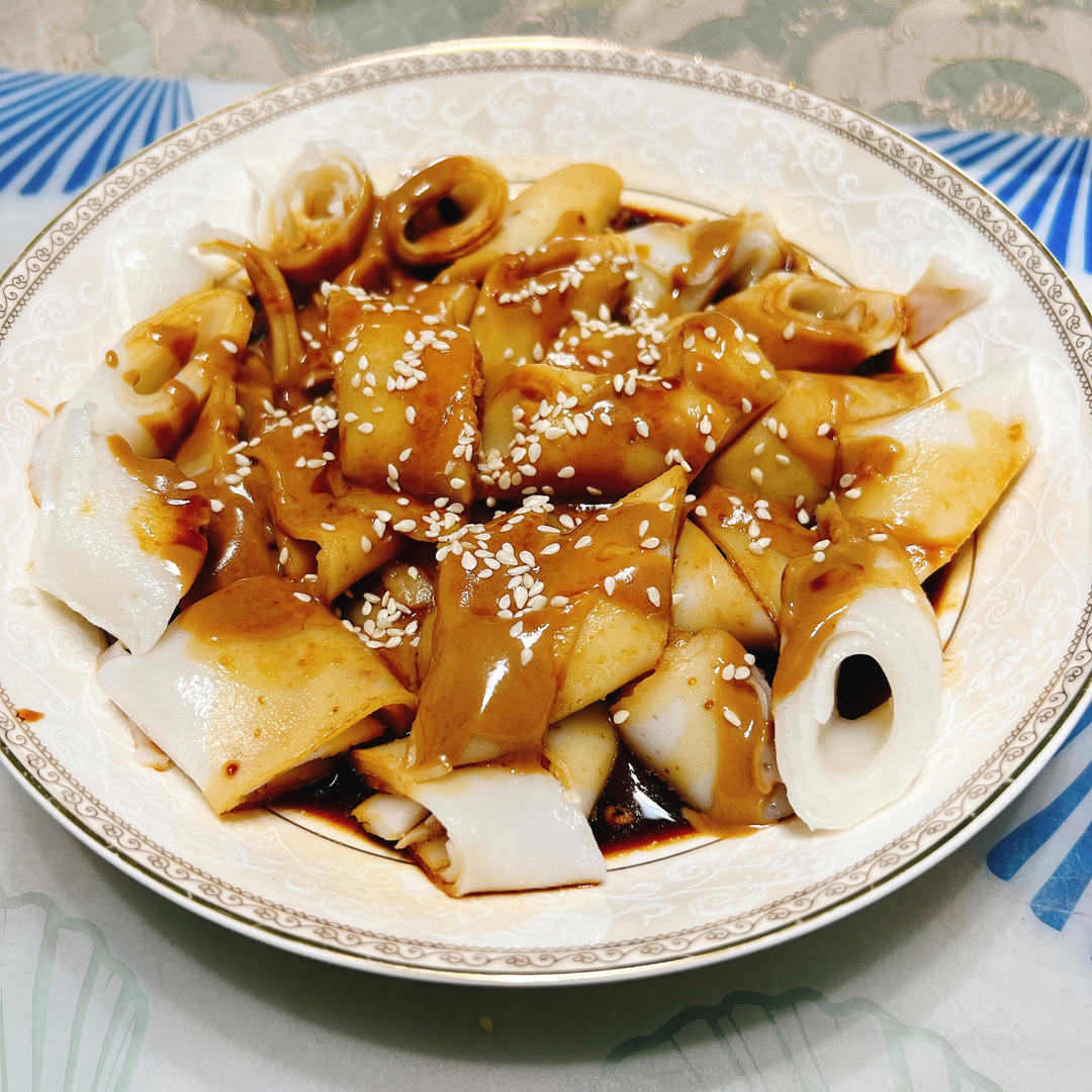 自制猪肠粉（附茶餐厅三色风味混酱详细教程）