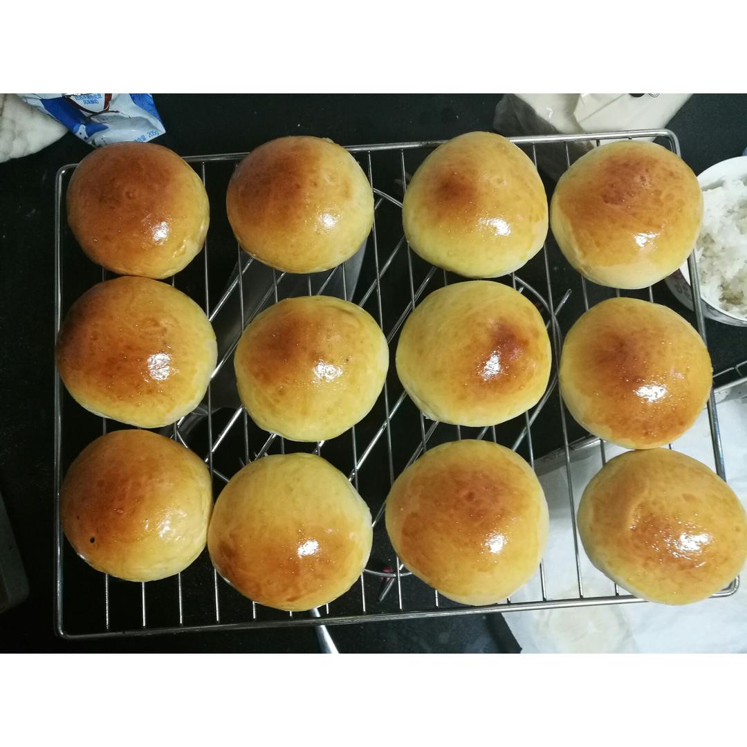 料足奶黄面包