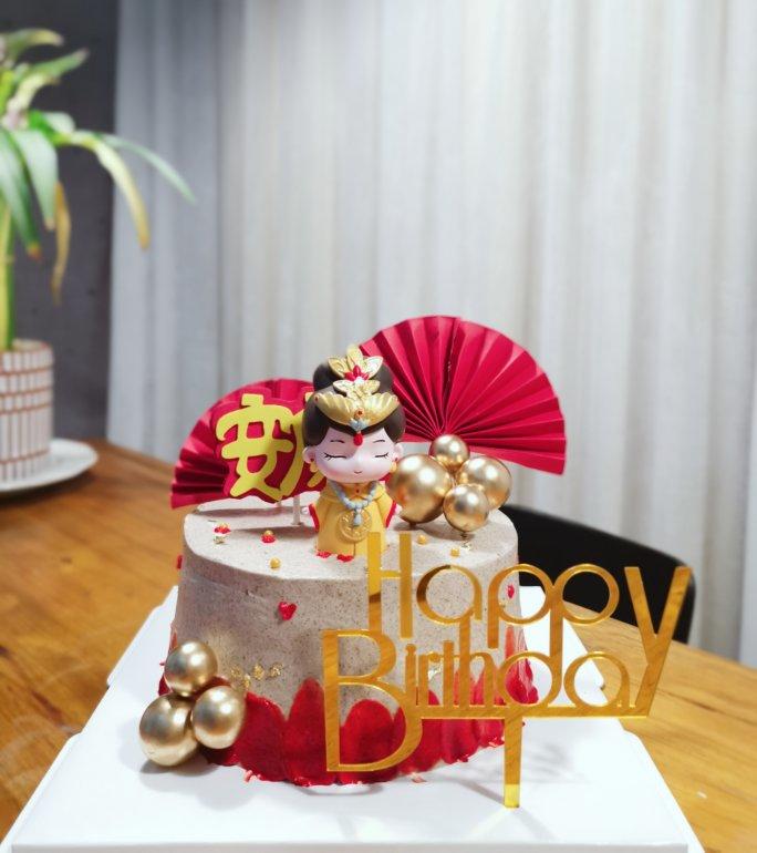 磕蛋糕的日子里……