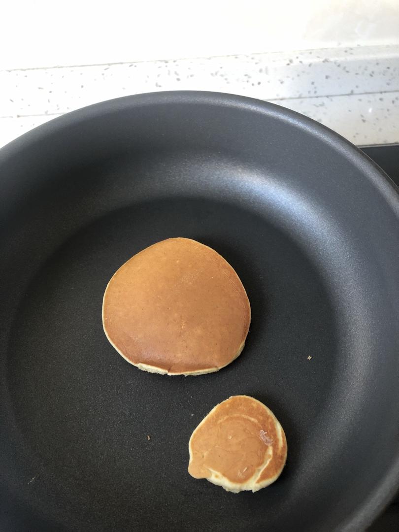 宝宝辅食：苹果奶香松饼