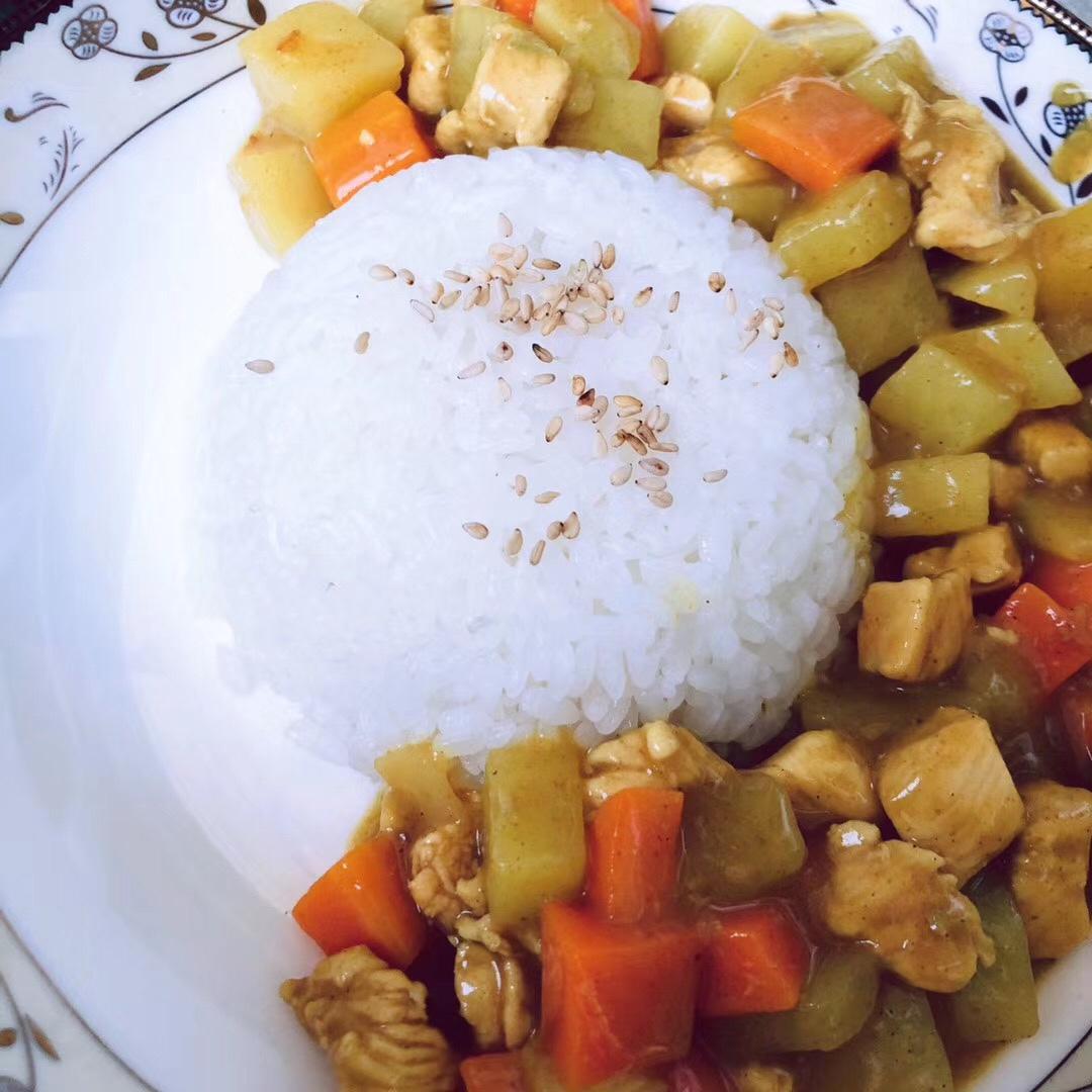 土豆咖喱鸡肉饭