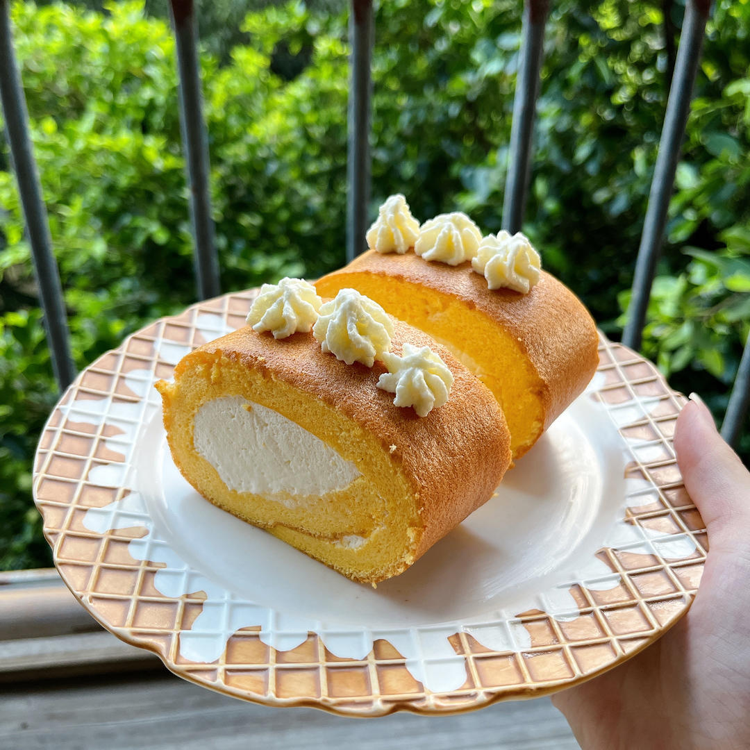 超详细的瑞士卷奶油蛋糕卷原味蛋糕卷的制作方法 饱满不掉皮不开裂（附模具换算方法）