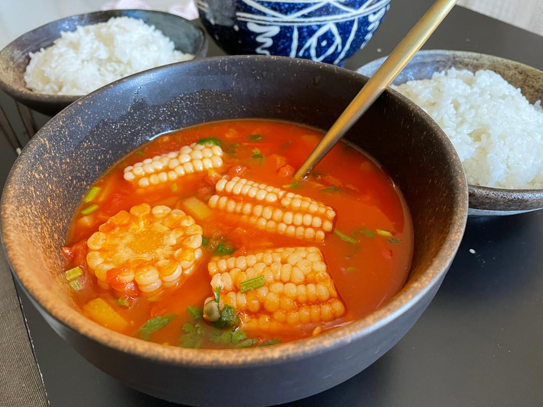 番茄土豆玉米排骨汤