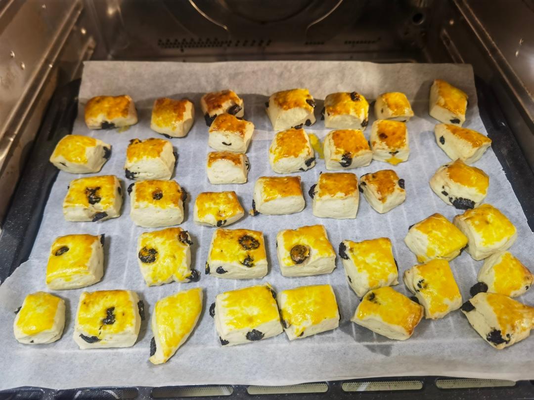 消耗淡奶油的司康