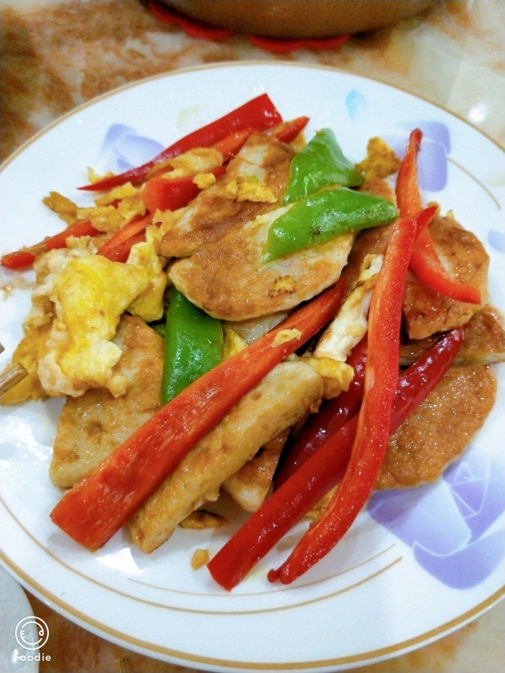 甜椒墨鱼饼