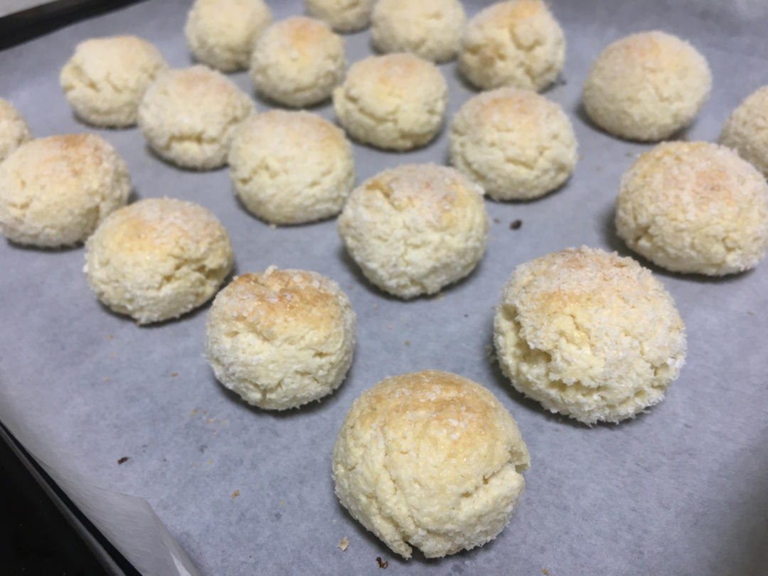 奶香奶香的椰蓉球 消耗蛋白 用料少 快手甜品 零失败^-^