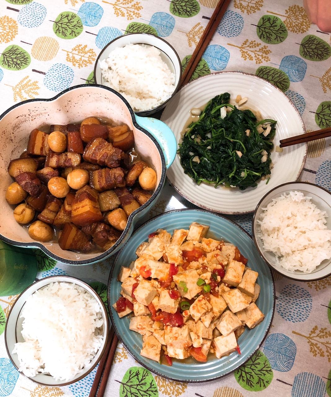 加了鹌鹑蛋后，这盘红烧肉，美味的逆天啦——鹌鹑蛋烧肉（孔瑶食谱）