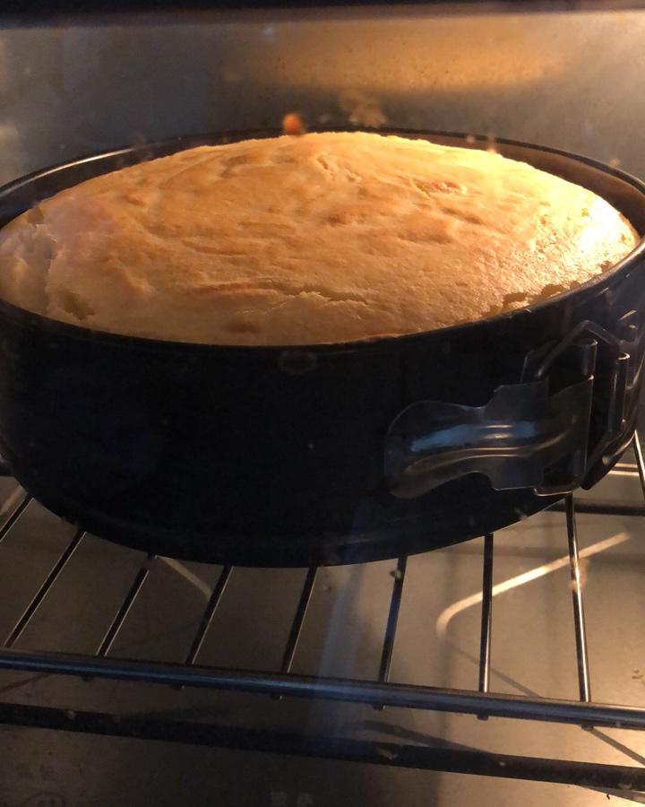 烤箱做蛋糕（戚风蛋糕的做法）