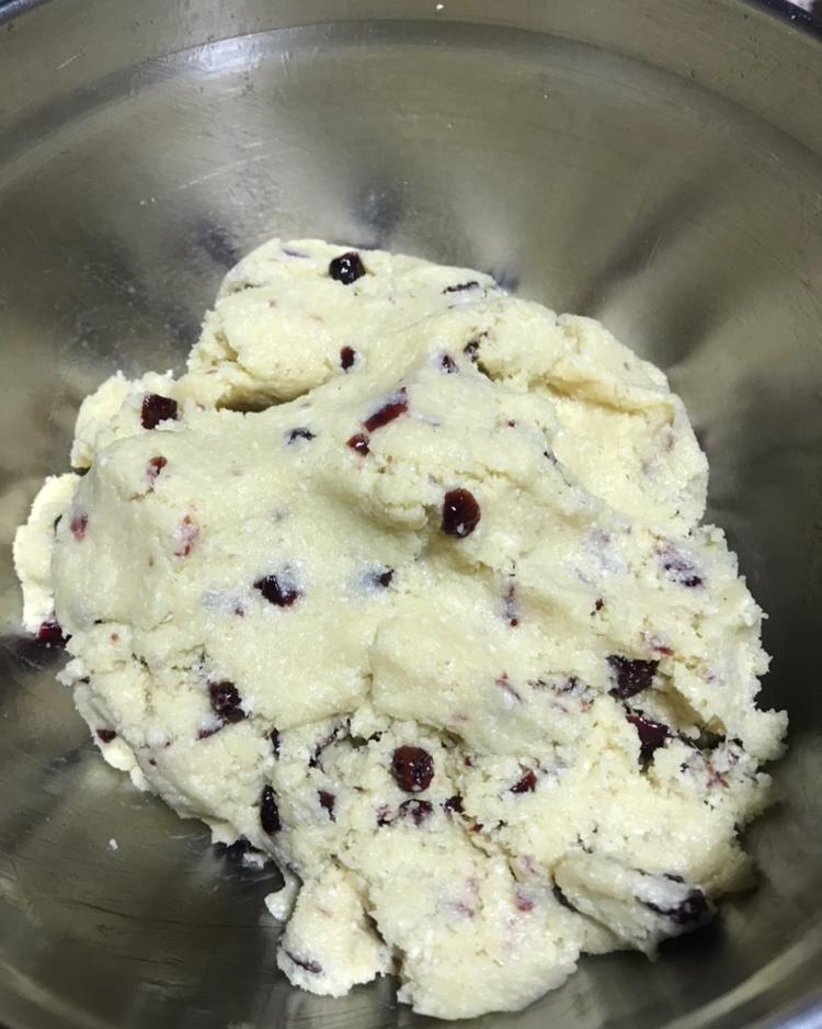 椰蓉蔓越莓月饼（不含糯米粉、淀粉）