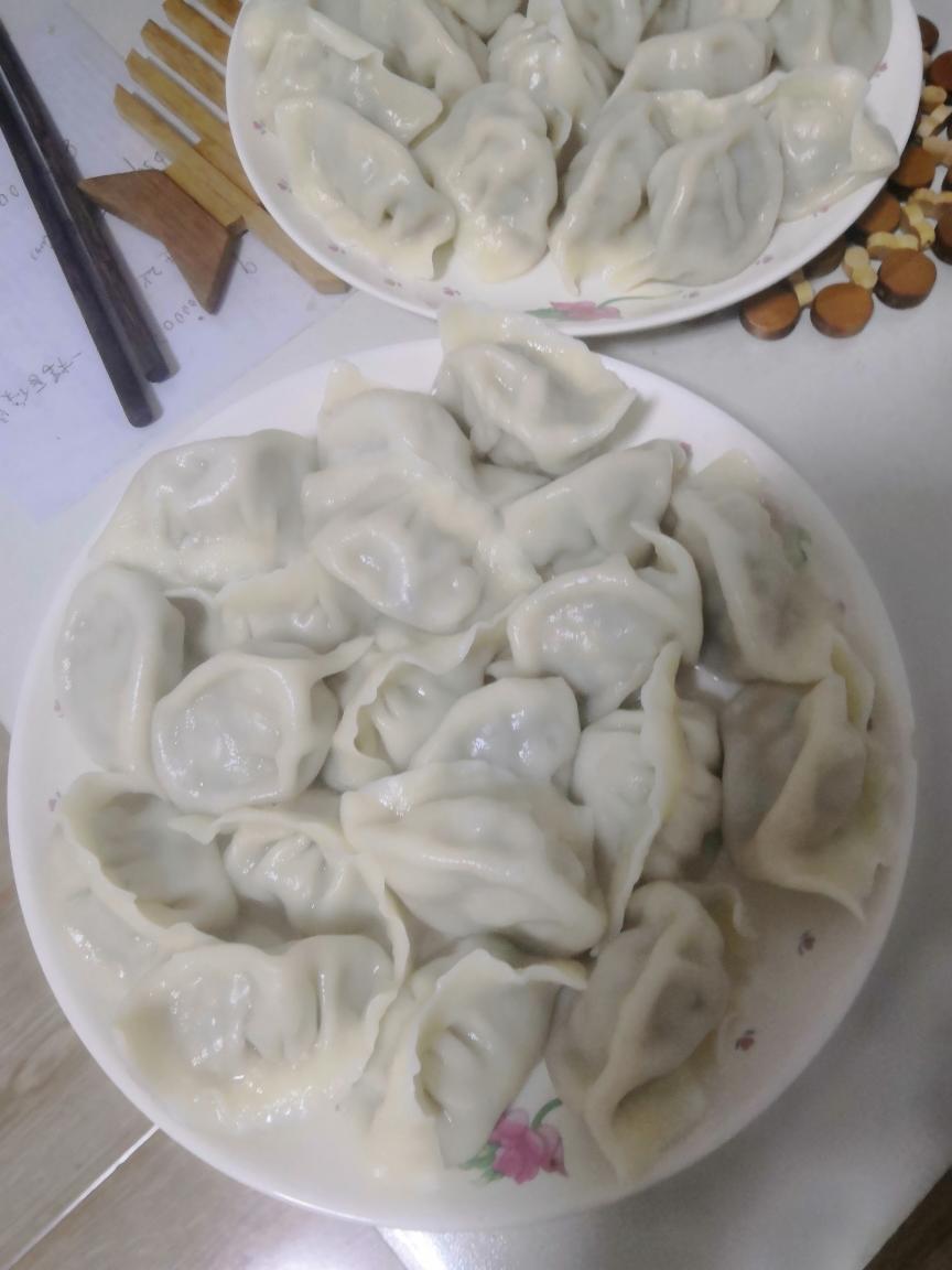 猪肉海蛎子萝卜丝饺子的做法