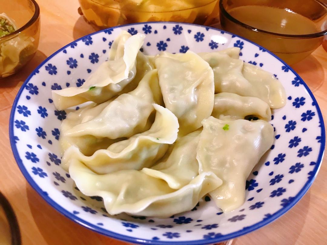 猪肉芹菜水饺
