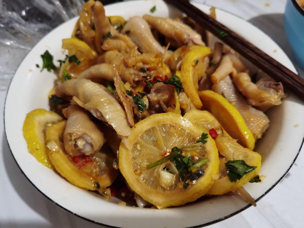 【酸辣无骨凤爪】