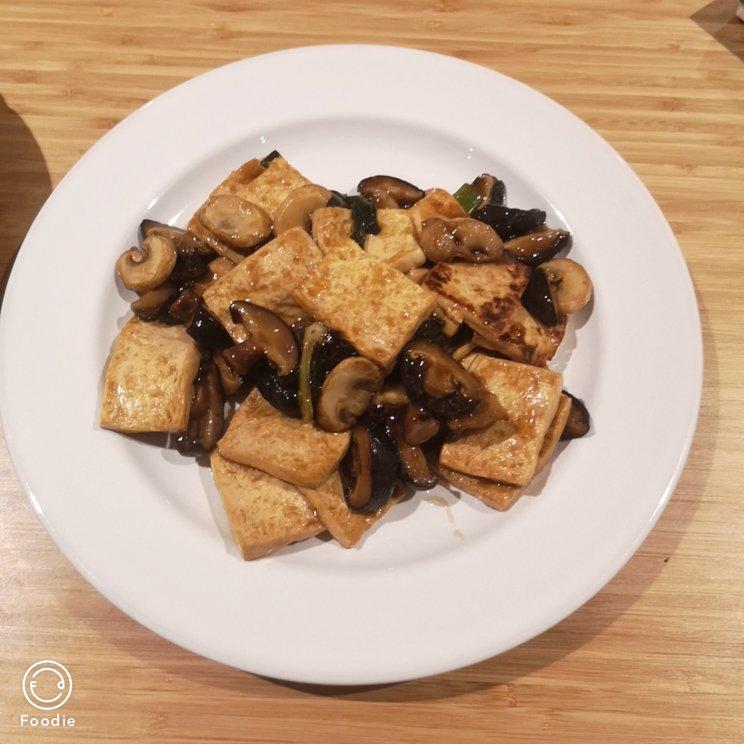 蘑菇烧豆腐