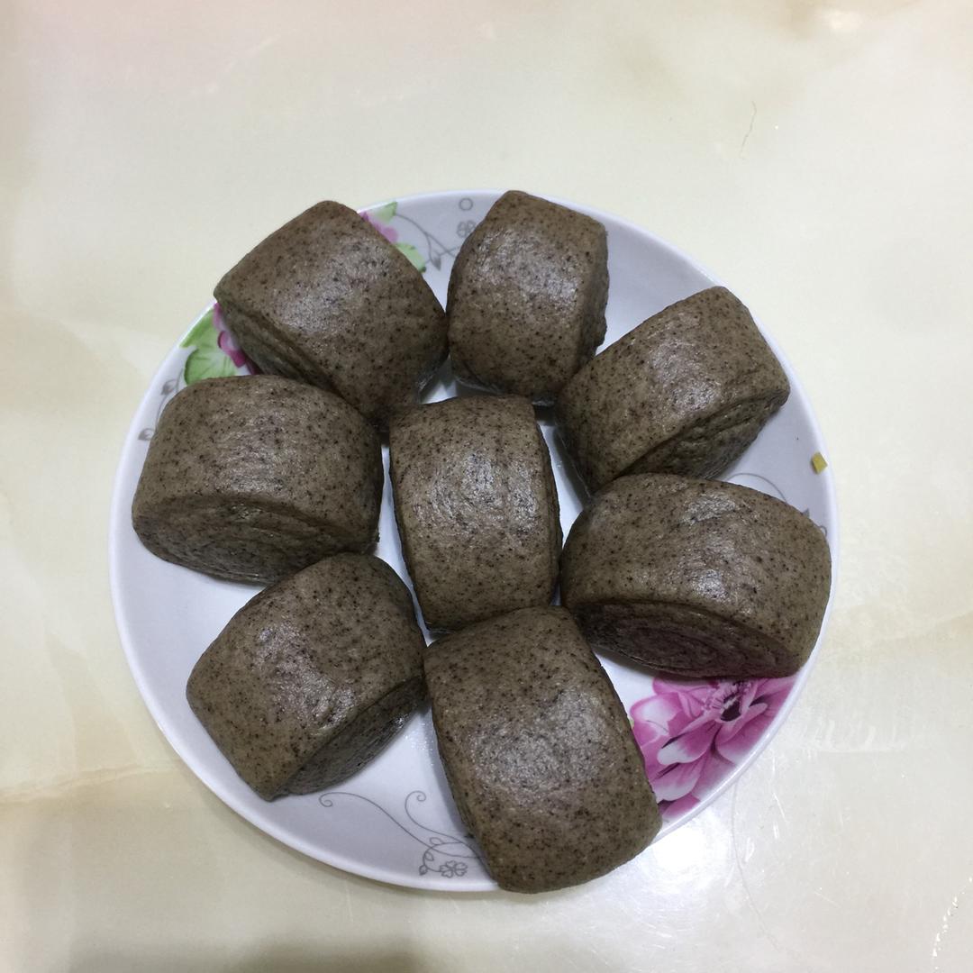 奶香黑芝麻刀切馒头